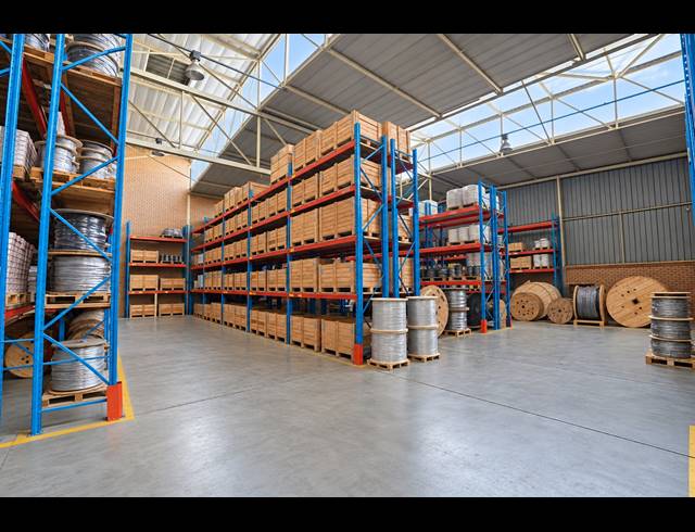 4,060M² WAREHOUSE TO LET IN LASER PARK